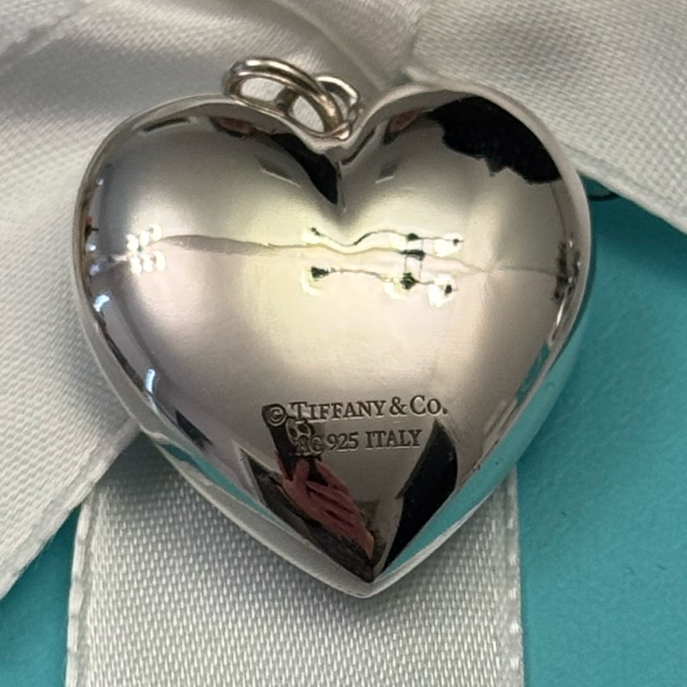 🌟10XHP🌟Auth "Like New" Rare Tiffany & Co. Ziegfeld Large Puffy Heart Necklace
